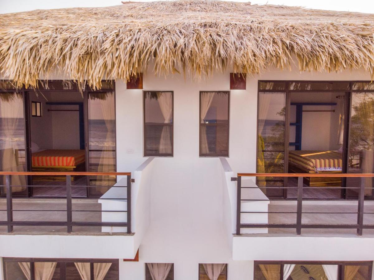 Costa Oeste Tola Exterior photo