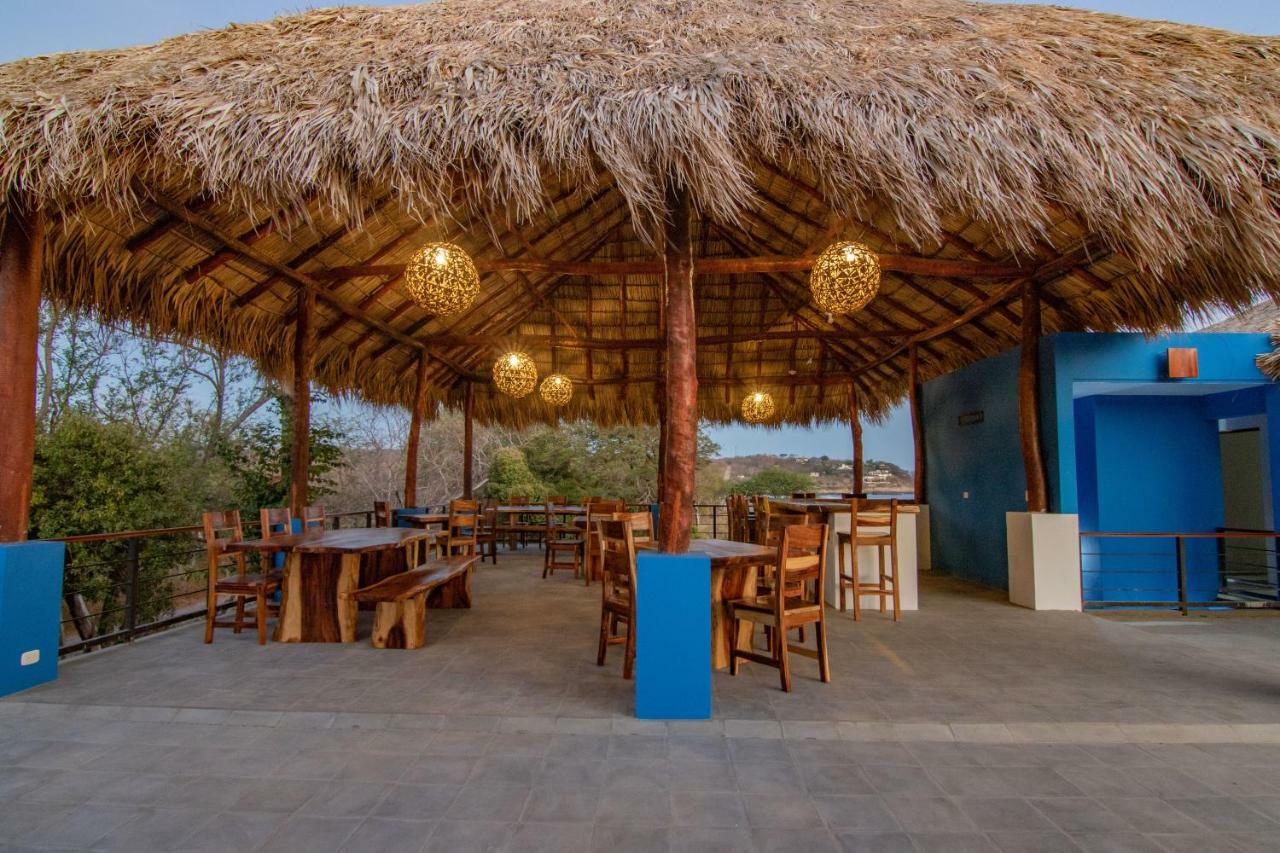 Costa Oeste Tola Exterior photo